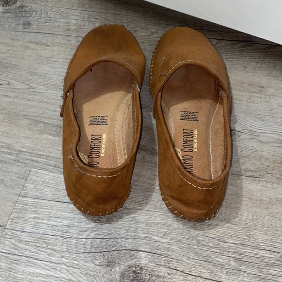 Flats - Picture 2 of 2